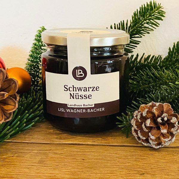 Schwarze Nüsse